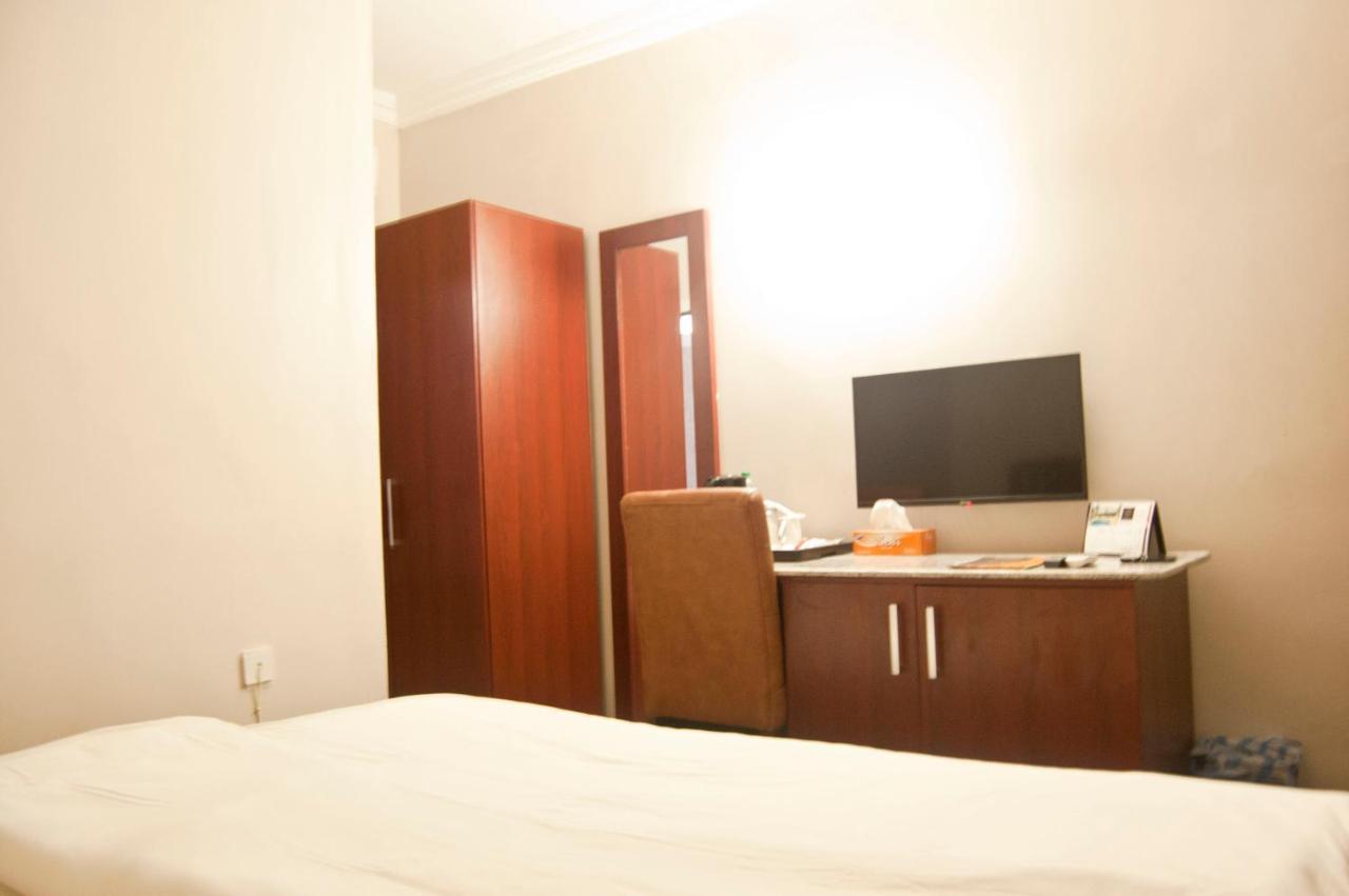 Hotel R & K Guest Palace Kano Exteriér fotografie